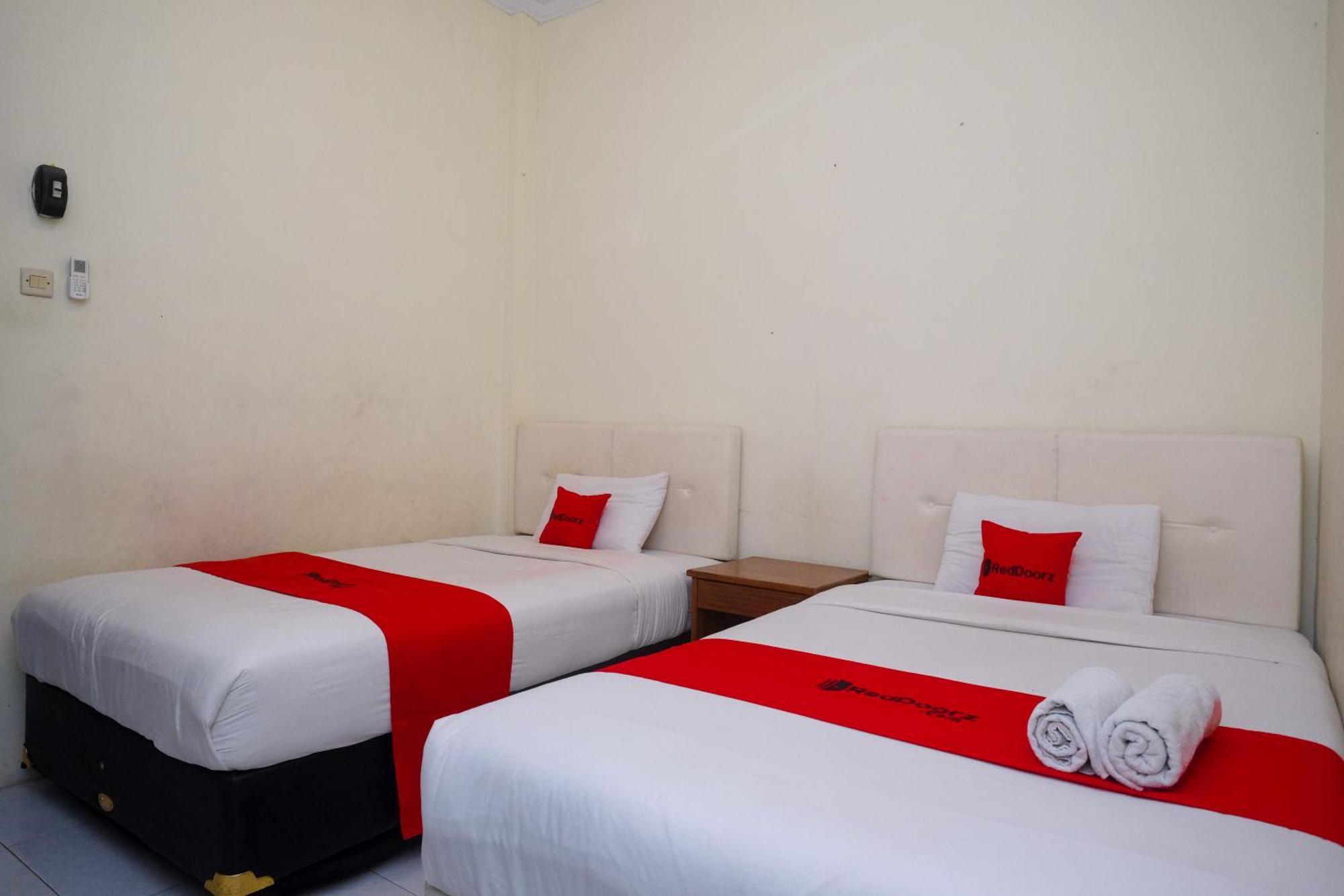 Reddoorz Syariah Near Pakuwon Mall Jogja Kejayan Exteriör bild