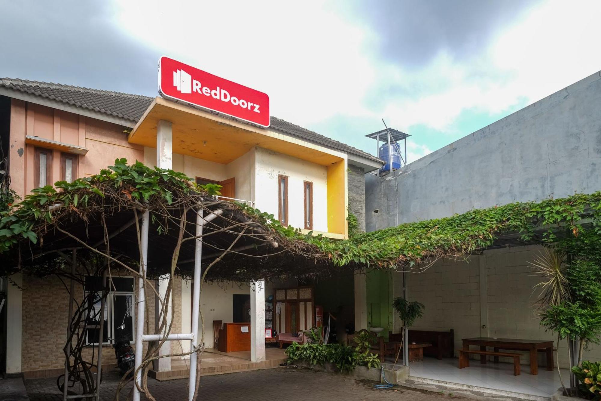 Reddoorz Syariah Near Pakuwon Mall Jogja Kejayan Exteriör bild