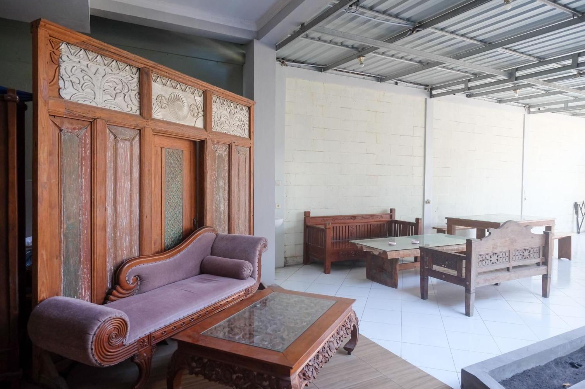 Reddoorz Syariah Near Pakuwon Mall Jogja Kejayan Exteriör bild